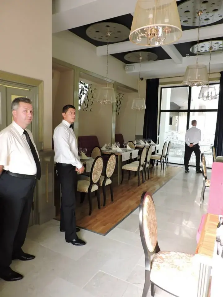 Restaurant nuntă Gorj – Hotel Rais